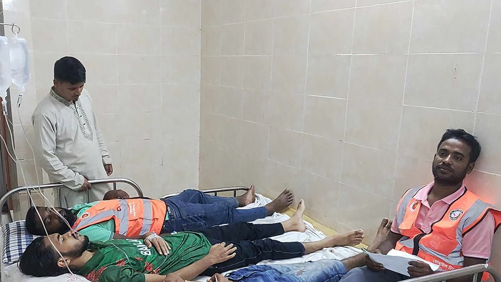 বরগুনায় মৎস্য বিভা বরগুনায় মৎস্য বিভাগ এর অভিযানে হামলা