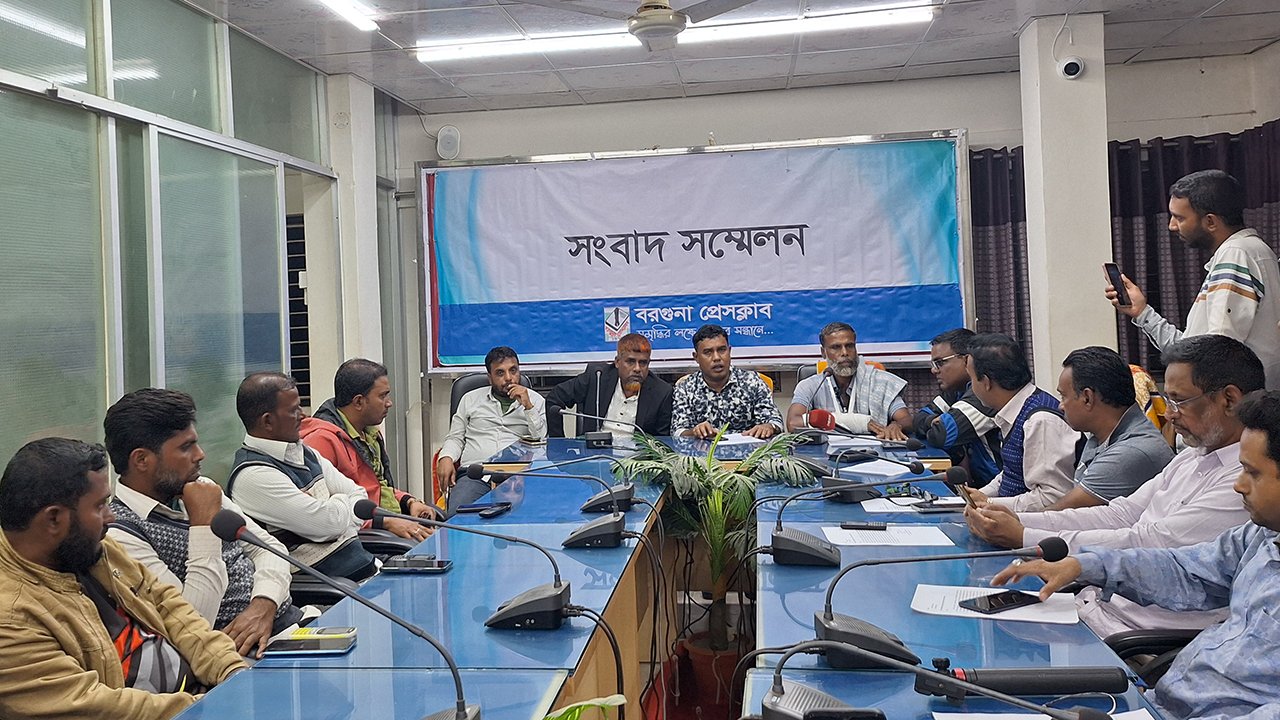 চাঁদাবাজি ও মারধরের অভিযোগ তালতলীতে বিএনপি নেতার বিরুদ্ধে চাঁদাবাজি ও মারধরের অভিযোগ